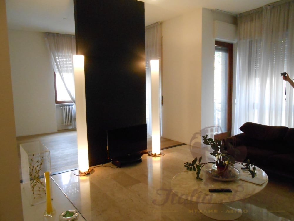 Двухкомнатная квартира в центре Милана в продажу