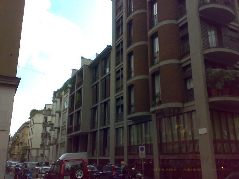 Большая четырехкомнатная квартира в Милане