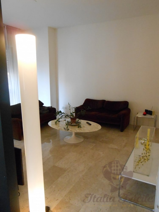 One bedroom apartment in the historic center of Milan